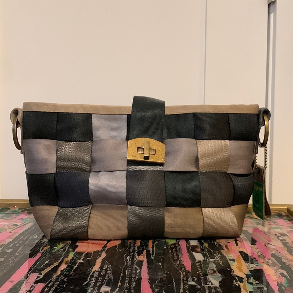 Harvey’s Seatbelt Bag